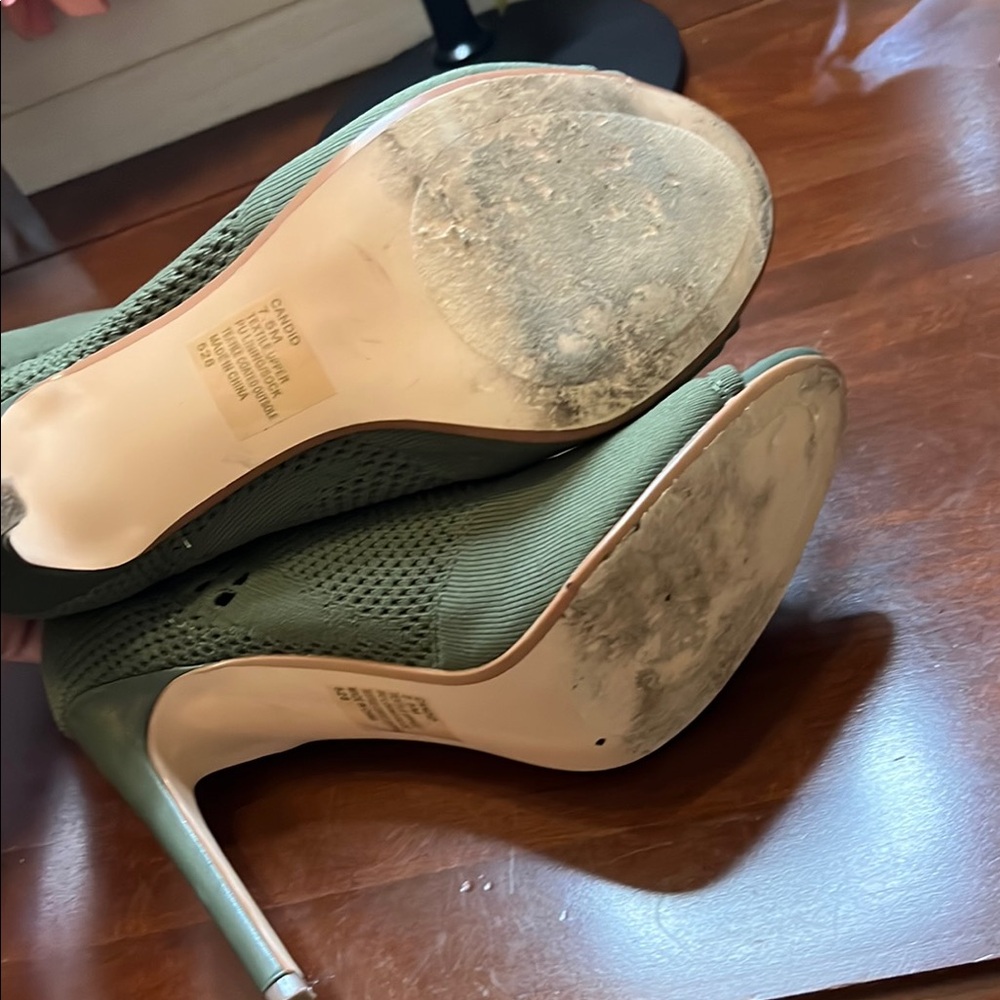 Steve Madden Candid Knit Booties. 
Stylish Green Peep-Toe Ankle Boots - Picture 6 of 8